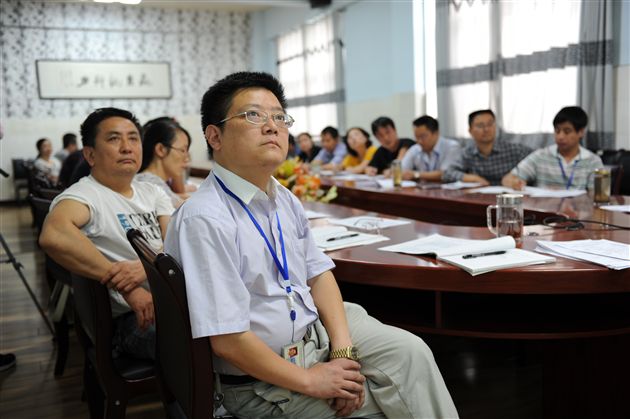 生动解析“3+1” 交流助推“备课指南”——记棠外初中部本学期首次两组长会