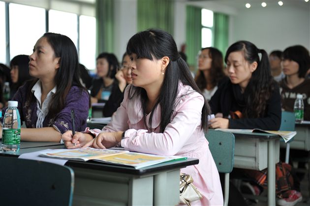 棠外附小参加双流县首届义务段(小学英语)教材解读大赛