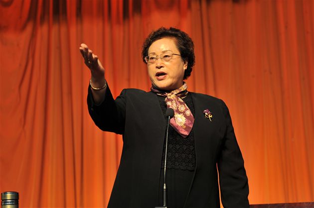 棠外举办“激发孩子持久的学习动力”家长报告会
