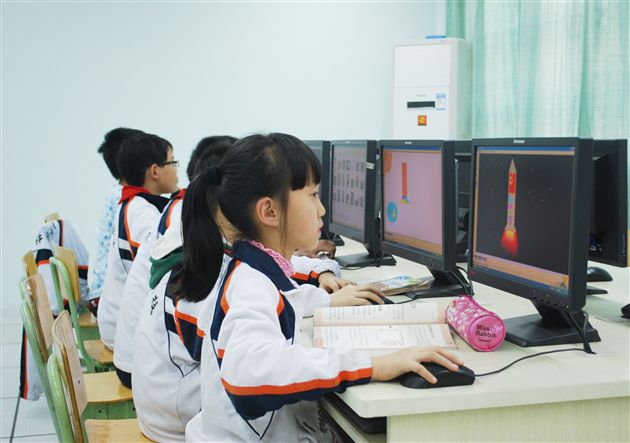 发挥特长,展示技能——记棠外附小第九届微机操作比赛