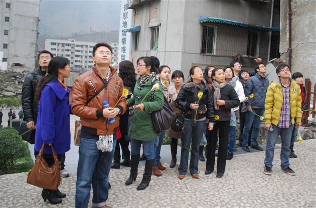 泪祭北川:从悲壮走向豪迈-----棠外初中党支部北川之行侧记