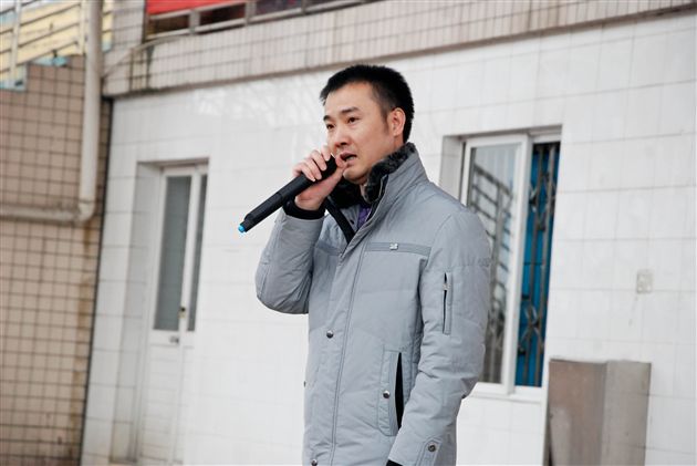 顽强拼搏 团结协作 永争第一 ——棠外附小成功举行第八届冬季田径趣味运动会