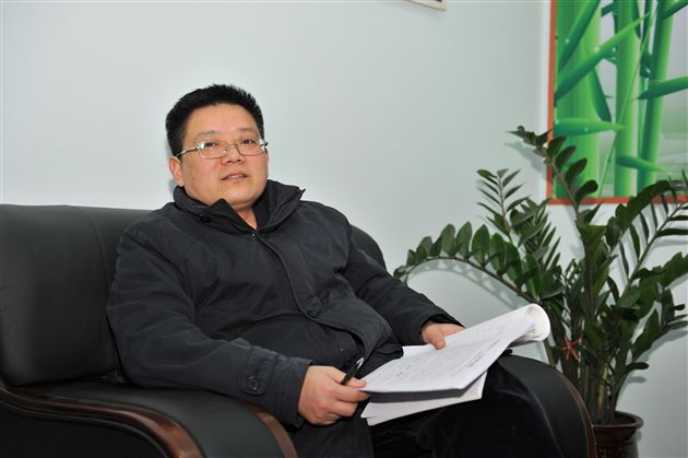“陋室”修得育人道,寒霜镀就一身金
</p><p> ——棠外刘勇工作室迎县教育局、研培中心年度考核
</p><p>