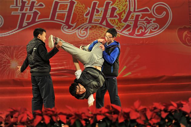 棠外隆重召开庆祝“三八”国际劳动妇女节102周年表彰大会暨联欢会