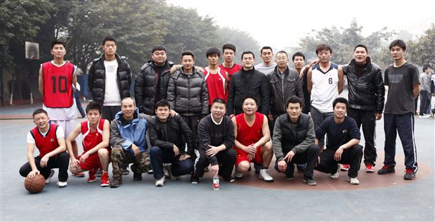 快乐运动 收获快乐——棠中外语学校教职工篮球队比赛小记