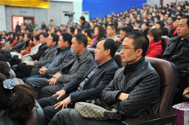 携双亲期盼 奋百日拼搏 ——记棠外初2012届家长会暨中考动员大会
</p><p>
