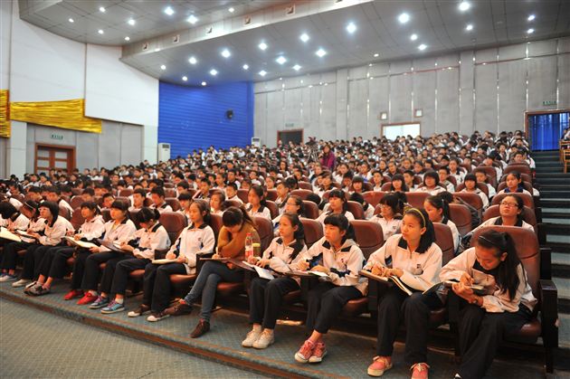 道德教育增实效,棠外请进活雷锋——记中国关工委青少年道德培养巡回公益报告