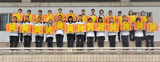 传统美德 弘扬宇内 雷锋精神 引领棠外——棠外开展评选表彰学雷锋“先进个人”、“先进班集体”活动