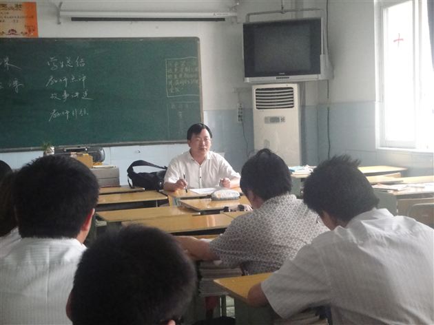 修身犹初始,暗香已浮动——记棠外初二常态班会课研讨活动