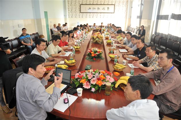 专家切实引领,师培密切推进