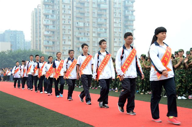 棠中外语学校2012—2013学年度开学典礼圆满举行
</p><p>