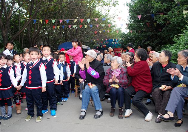 爱心相约,老少同乐——记棠外实验幼稚园重阳节慰问活动
