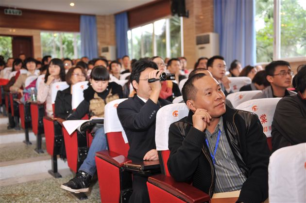 以研为导,以德为先——我校省教育科研资助金项目重点课题成功开题