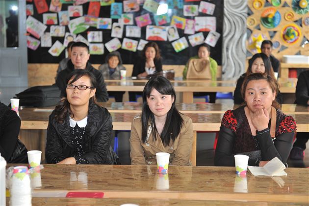 多维沟通,让家长“走近”幼儿园——记棠外实验幼稚园班级家长会