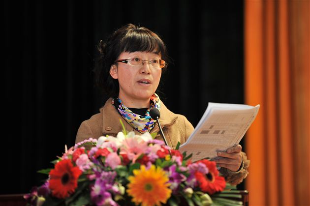 棠外附小校长苏萍同志发表讲话