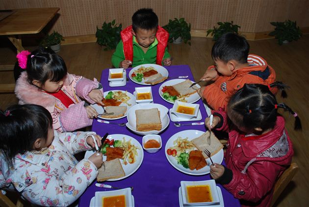 注重多元文化,共进西式大餐