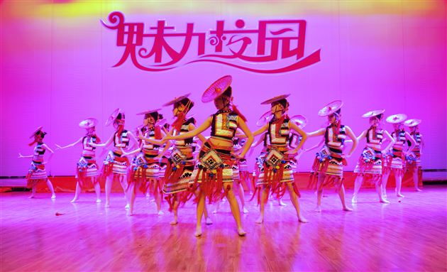 喜报:棠中外语学校被评为成都市“艺术教育特色学校”