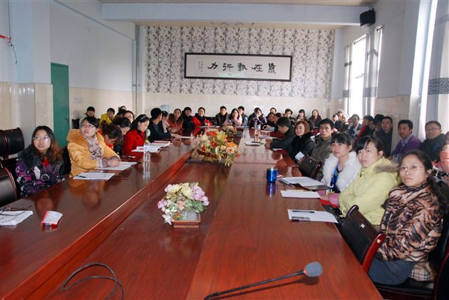 “一米阳光”讲坛:杨谢老师谈垃圾分类与回收——记棠外附小教师发展中心活动