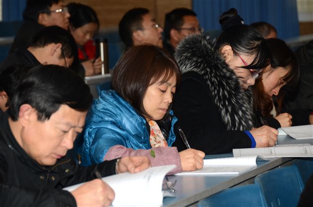 棠中外语学校召开高中部班主任培训会