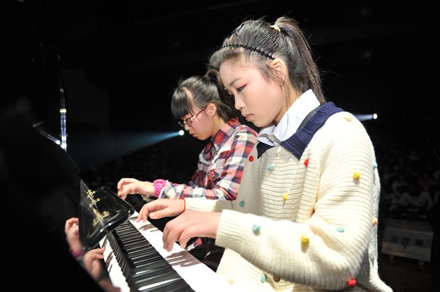 校园舞台青春联动 魅力棠外风采尽现——记棠中外语学校2013年新年文艺联欢晚会