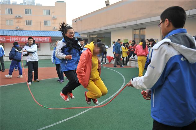 棠外师生与成都市未成年人救助保护中心开展主题志愿服务活动