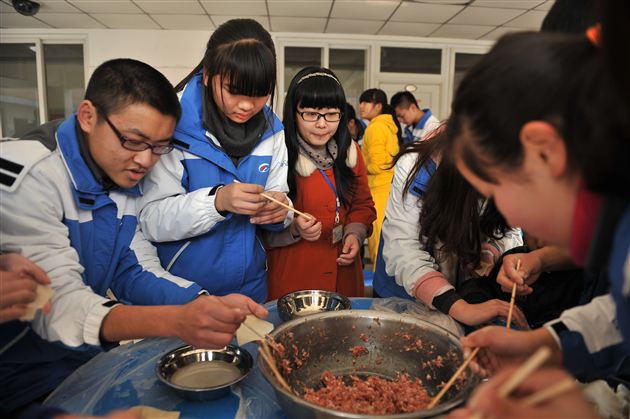 棠外师生与成都市未成年人救助保护中心开展主题志愿服务活动
