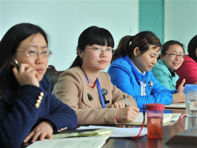 棠中外语学校初中部第一次修身班会课专题研讨会圆满召
