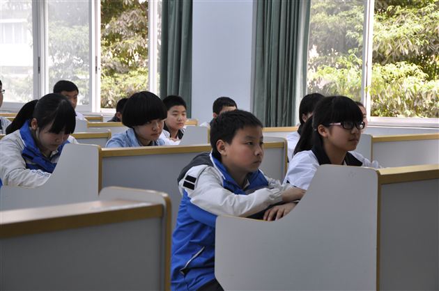 棠中外语学校召开初中部转校生会议