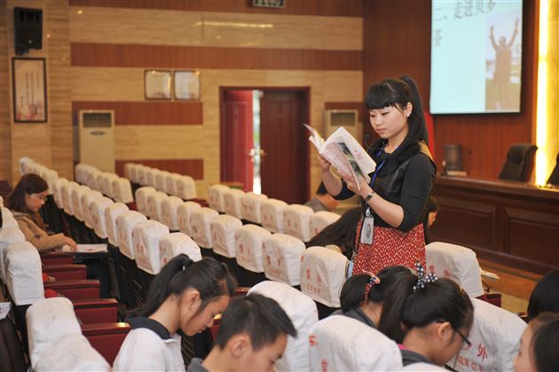 同堂异构,各放光彩——记棠中外语学校初2012级语文“教坛新秀”初赛