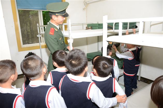 校园军营手拉手,关爱幼苗心连心——记棠外实验幼稚园走进武警四川省总队第一支队第四大队十三中队