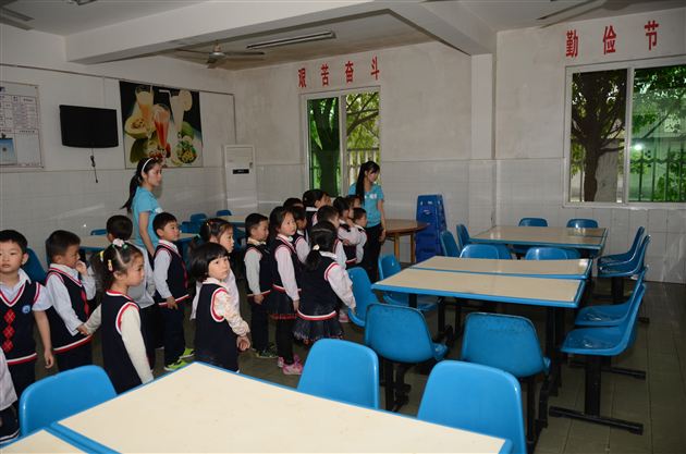 校园军营手拉手,关爱幼苗心连心——记棠外实验幼稚园走进武警四川省总队第一支队第四大队十三中队