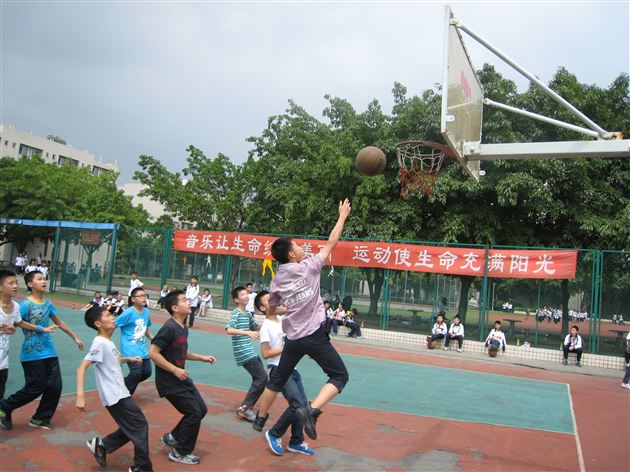 展现对抗实力 体现拼搏精神——棠外附小举行班级篮球对抗赛