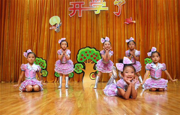 喜迎新学期 笑迎新同学——棠外附小举行2013—2014新学年迎新晚会