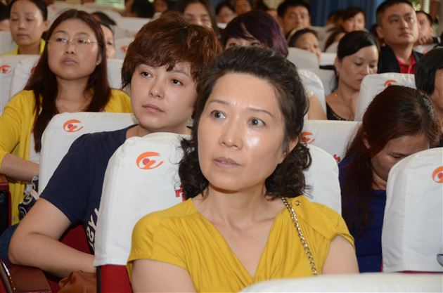 走近孩子,走近幼儿园教育——棠外实验幼稚园家园讲座暨班级家长会