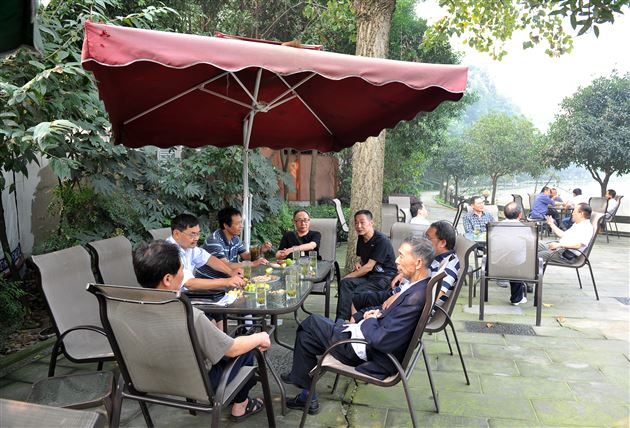 夕阳无限好,重阳共欢乐——记棠中外语学校重阳节敬老活动