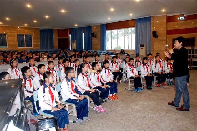 棠外附小毕于亮老师为四川省音乐骨干教师研修班学员献课
