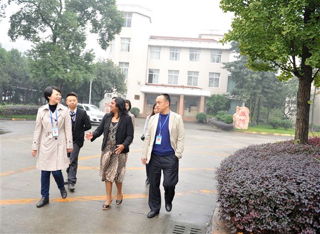 英国斯坦博若学校校长访问棠外