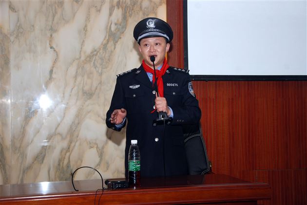 规范行为  培养习惯——记棠外附小一年级家长义工课堂