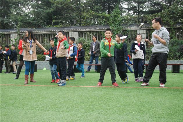 放飞梦想 点亮童年——记棠外附小纸飞机比赛