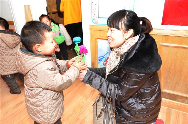 “甜蜜三八节,浓浓亲子情”——记棠外实验幼稚园“三八节亲子活动”