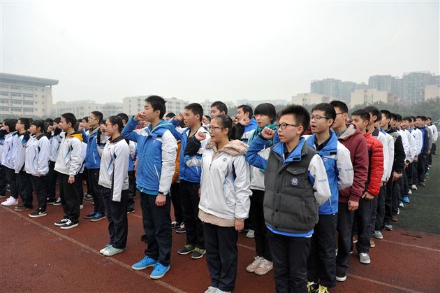 振奋精神,迎接挑战——棠外举行初2011级中考百日冲刺誓师大会