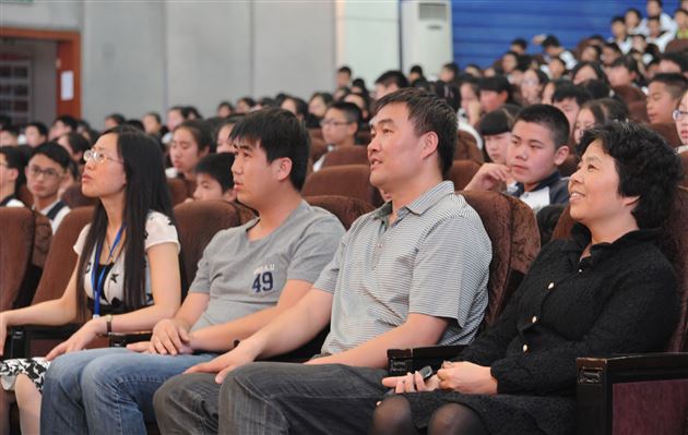 雅言传承文明,经典浸润人生——棠外举办初2012级语文组古诗文背诵大赛