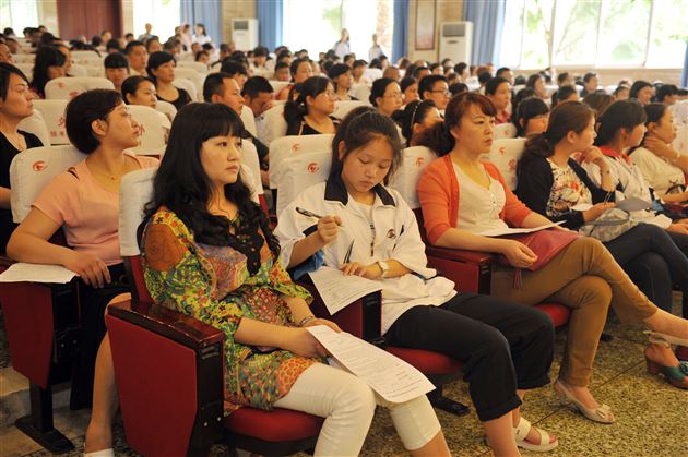 家校合力,为学生安全保驾护航——棠外召开初中部通校生及家长会