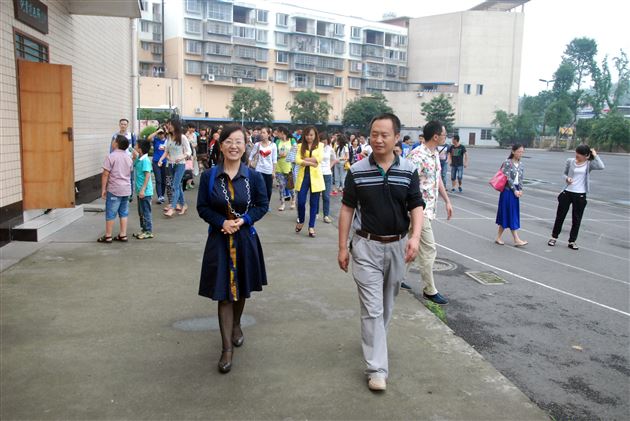 走出校门,博采众家之长——棠外附小教师洪雅实小之行