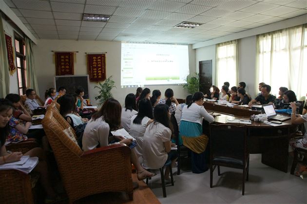 棠外召开初2014级班主任暑期培训会