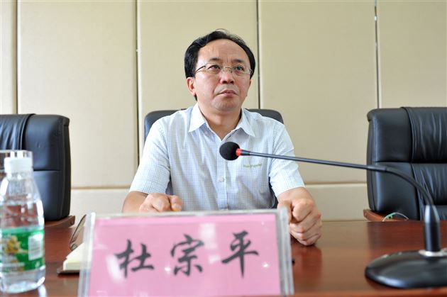 求实创新,勇攀明日高峰——记棠外2014年行政干部及管理人员培训会