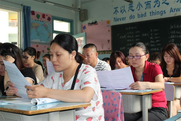 陪孩子走过小学六年——棠外附小召开一年级家长座谈会