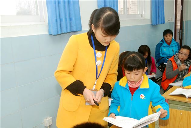 再牵手,共进步——棠外附小与阿坝县城关第一小学开展“手拉手”教学研讨活动