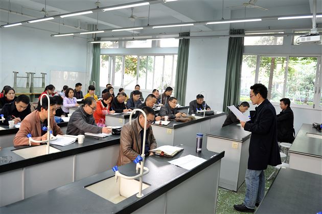 棠外谢兰萍老师献课双流县“课堂观察”研讨活动