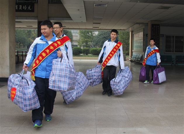 棠外“爱心冬日·你我相随”捐衣送温暖活动圆满结束